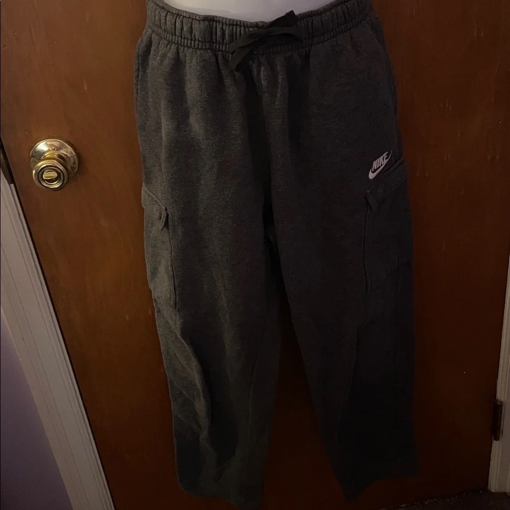 Boy’s Nike Gray Cargo Joggers - Picture 14 of 15